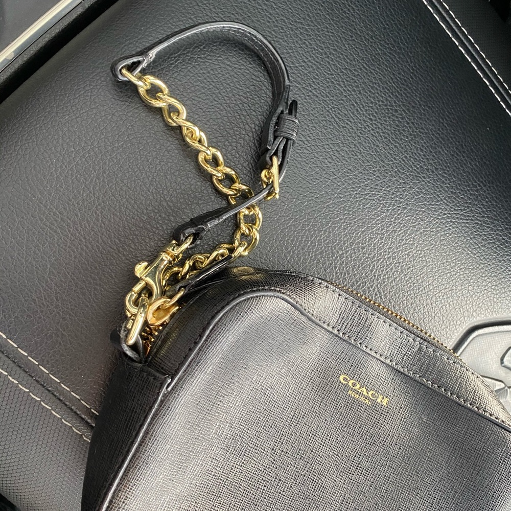 Coach clutch/wristlet